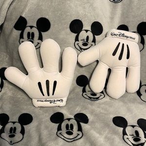 Disney World Mickey Or Minnie white Hands!